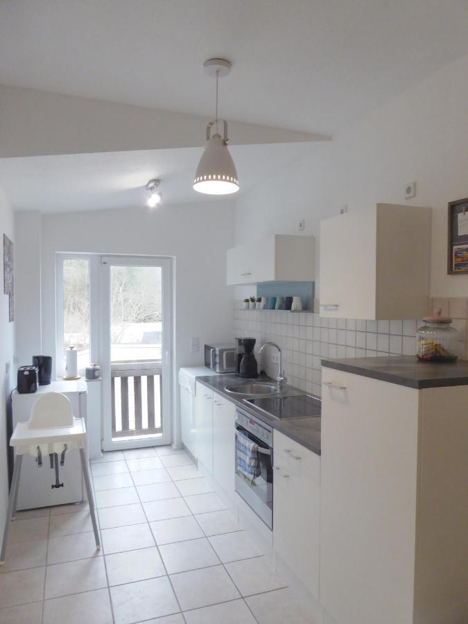 App. Weisses Haus Apartment Хохен Нойендорф Екстериор снимка
