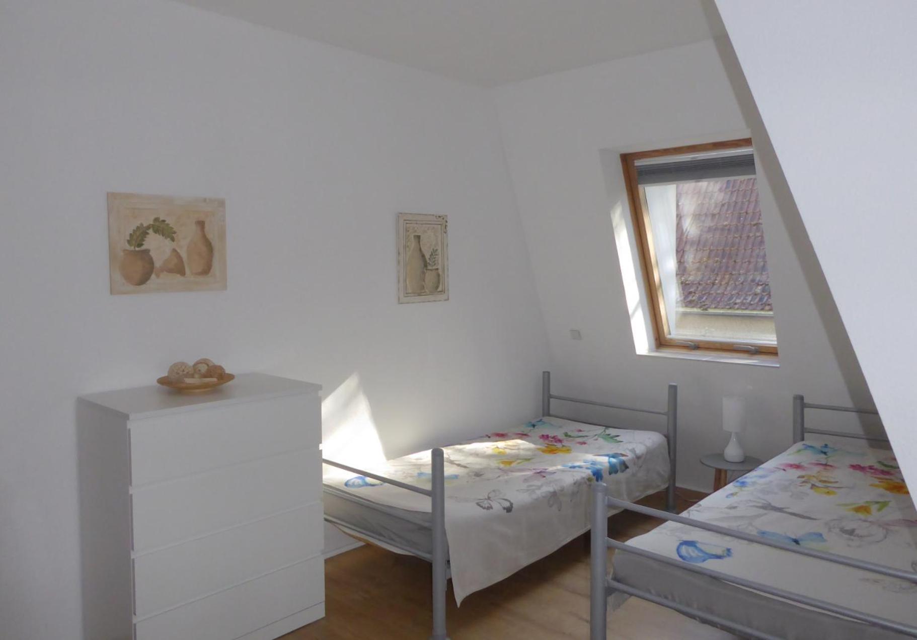 App. Weisses Haus Apartment Хохен Нойендорф Екстериор снимка