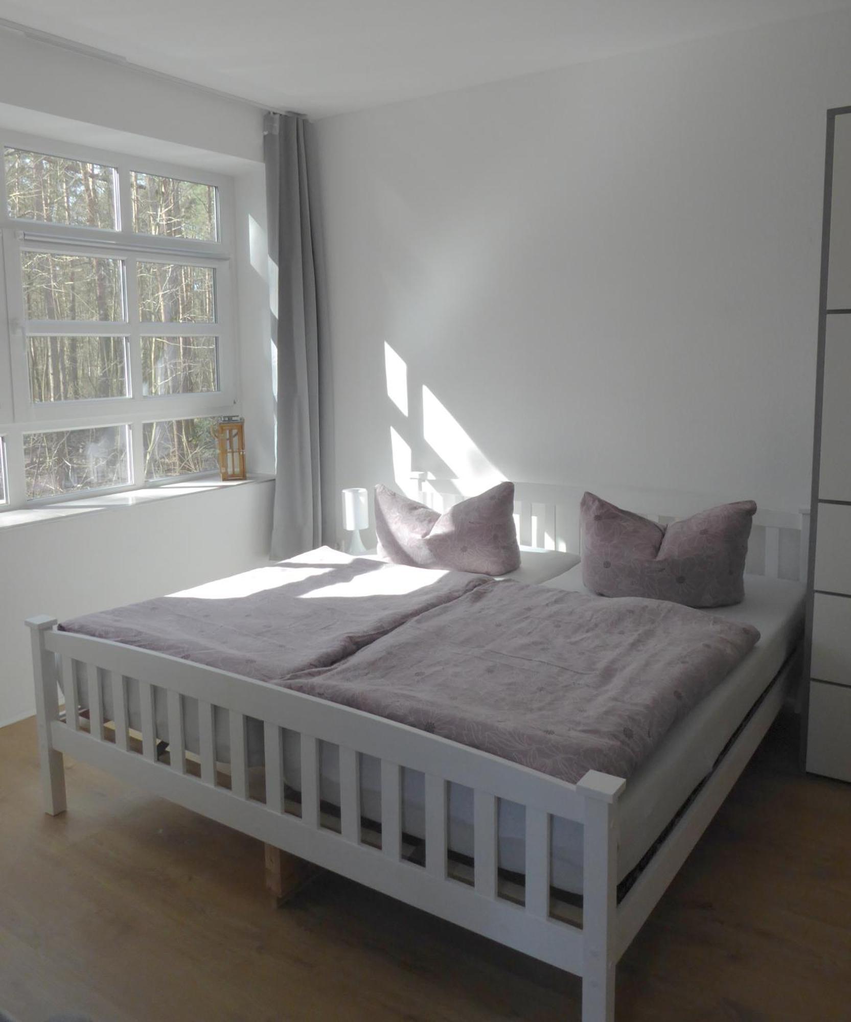 App. Weisses Haus Apartment Хохен Нойендорф Екстериор снимка