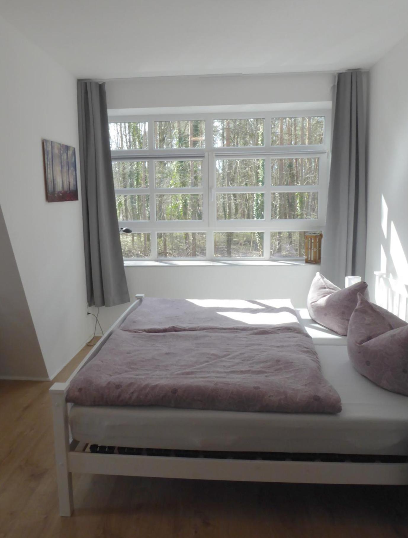 App. Weisses Haus Apartment Хохен Нойендорф Екстериор снимка