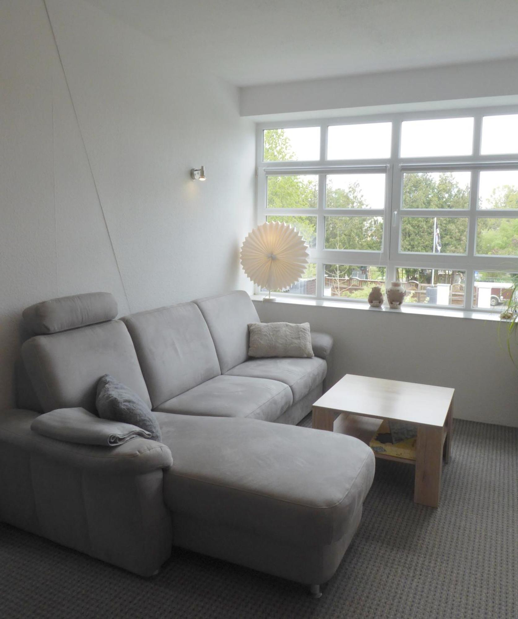 App. Weisses Haus Apartment Хохен Нойендорф Екстериор снимка
