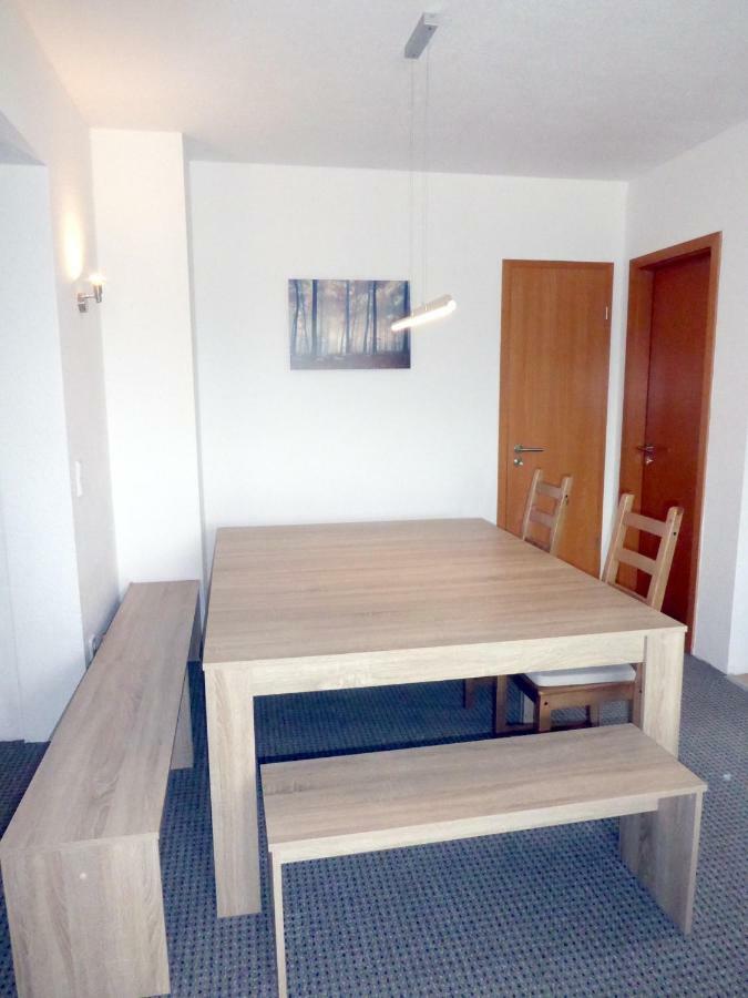 App. Weisses Haus Apartment Хохен Нойендорф Екстериор снимка